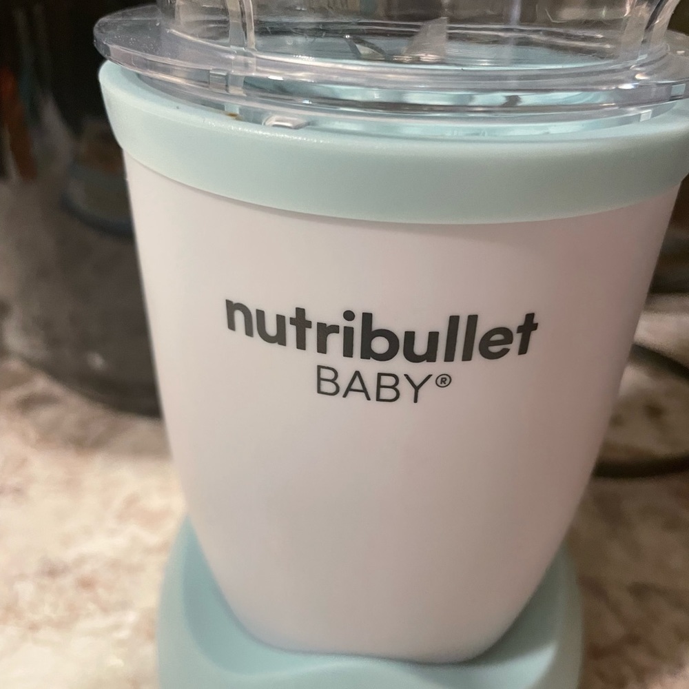 Baby bullet barely used with all small containers